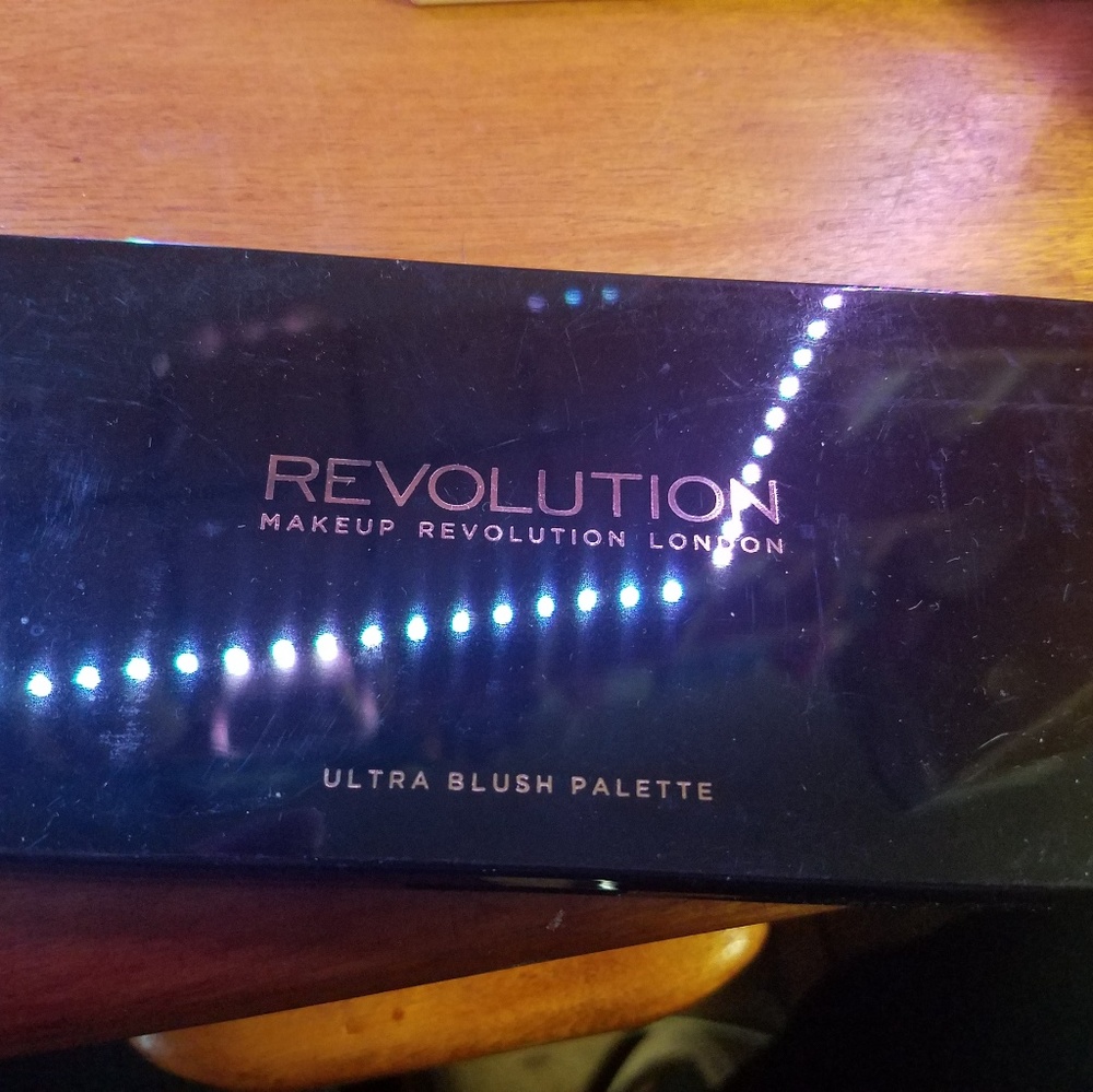 Revolution Beauty  Blush